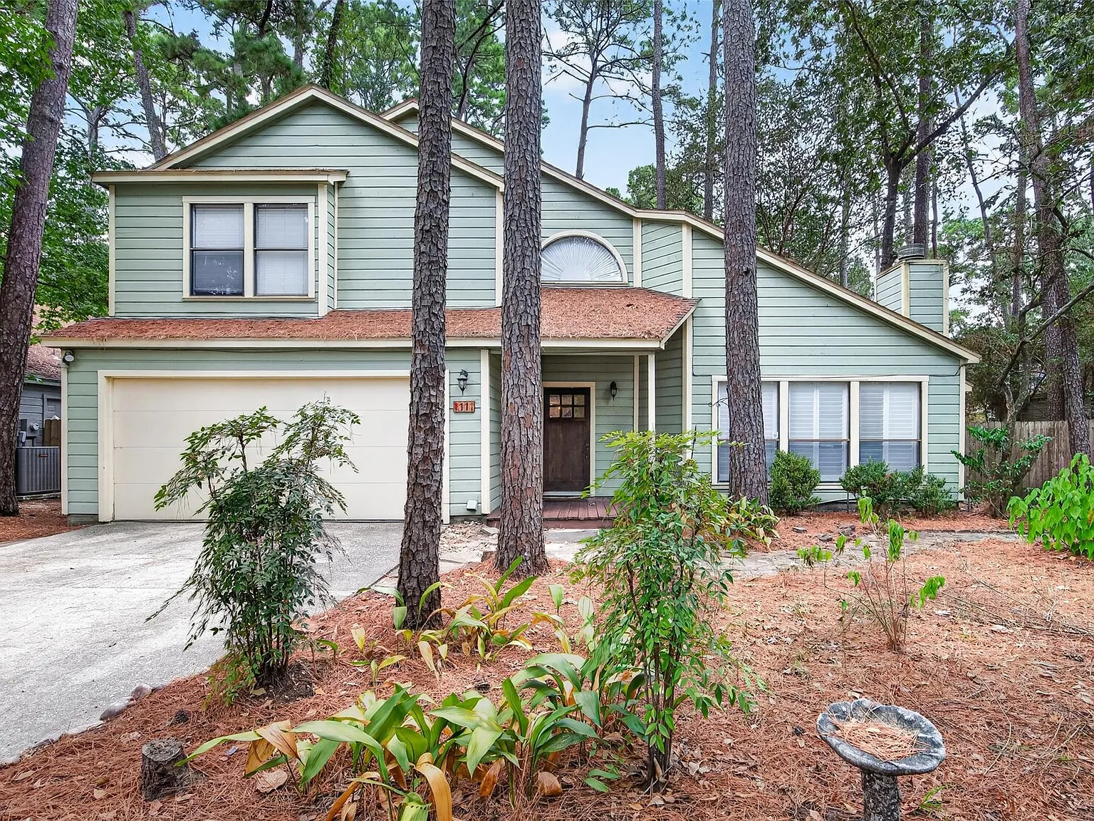 3 bed, 2.5 bath, 2221 sqft, $2,750 — Photo 2
