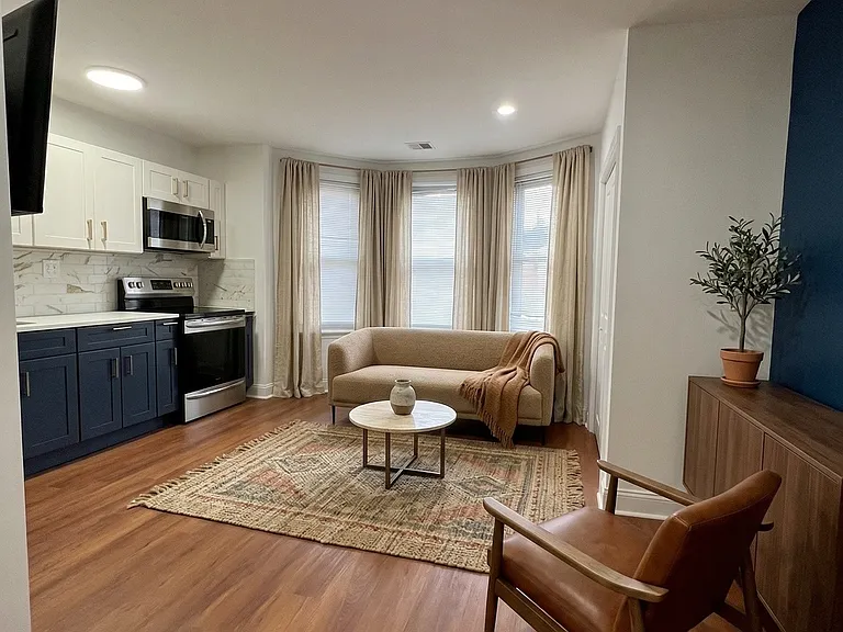 1929 N 32nd St #3 — Photo 1