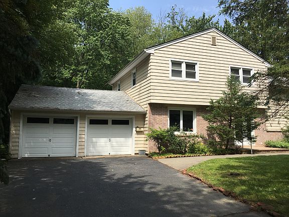 Split level,  2 car garage