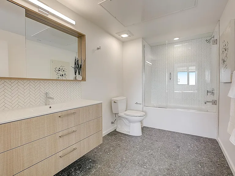 1901 Echo Park Ave #403 — Photo 14