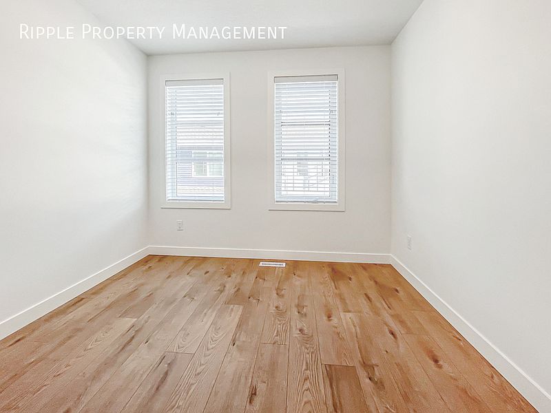 Calgary Townhouse for rent - 3 Bedrooms — photo 9