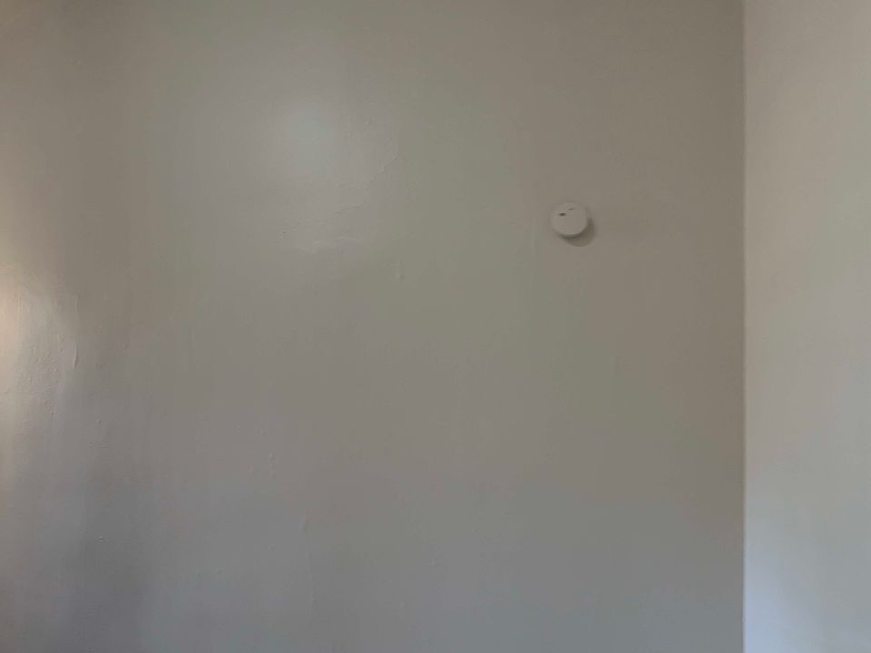 Master Bedroom w High Ceiling