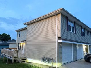 11008 NW Crooked Rd APT C, Parkville, MO 64152