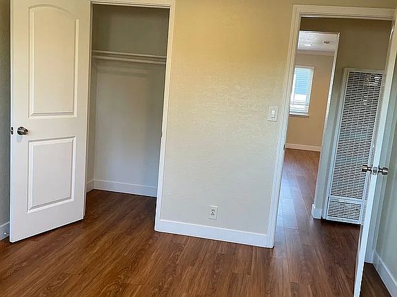 5th image of 523 Page St APT 3