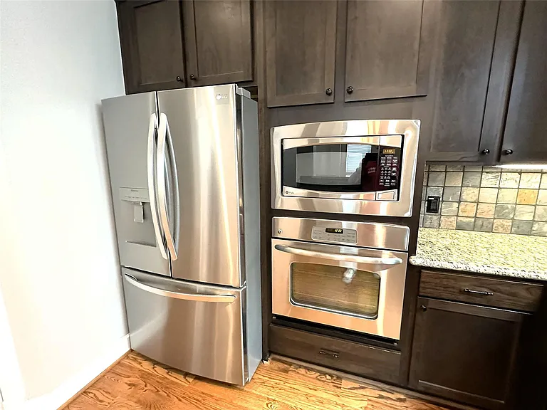 321 W 26th St #B — Photo 9