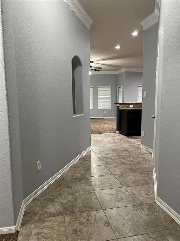 3 bed, 2.0 bath, 1572 sqft, $1,900 — Photo 4