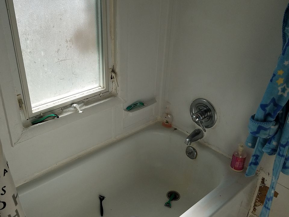2nd image of 3264 Beechwood St