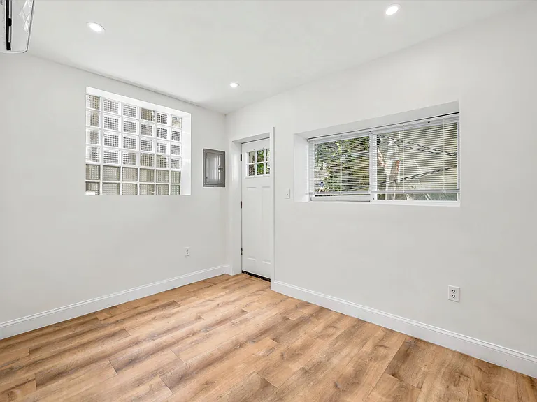 6419 Race St #B — Photo 8