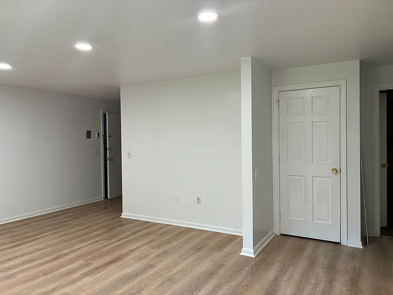39 Pleasant St — Photo 12