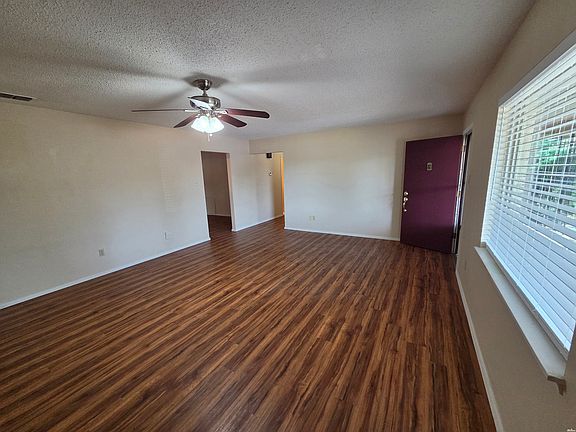 4th image of 802 Hall Dr