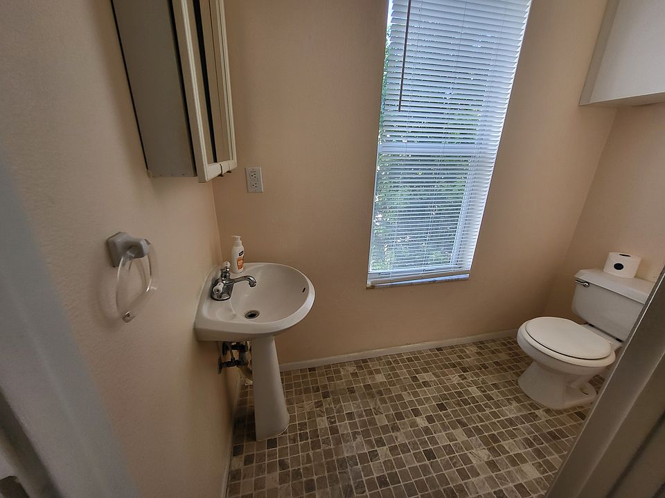 2nd floor - 1/2 bath