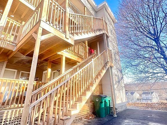 3rd image of 105 Clarendon St