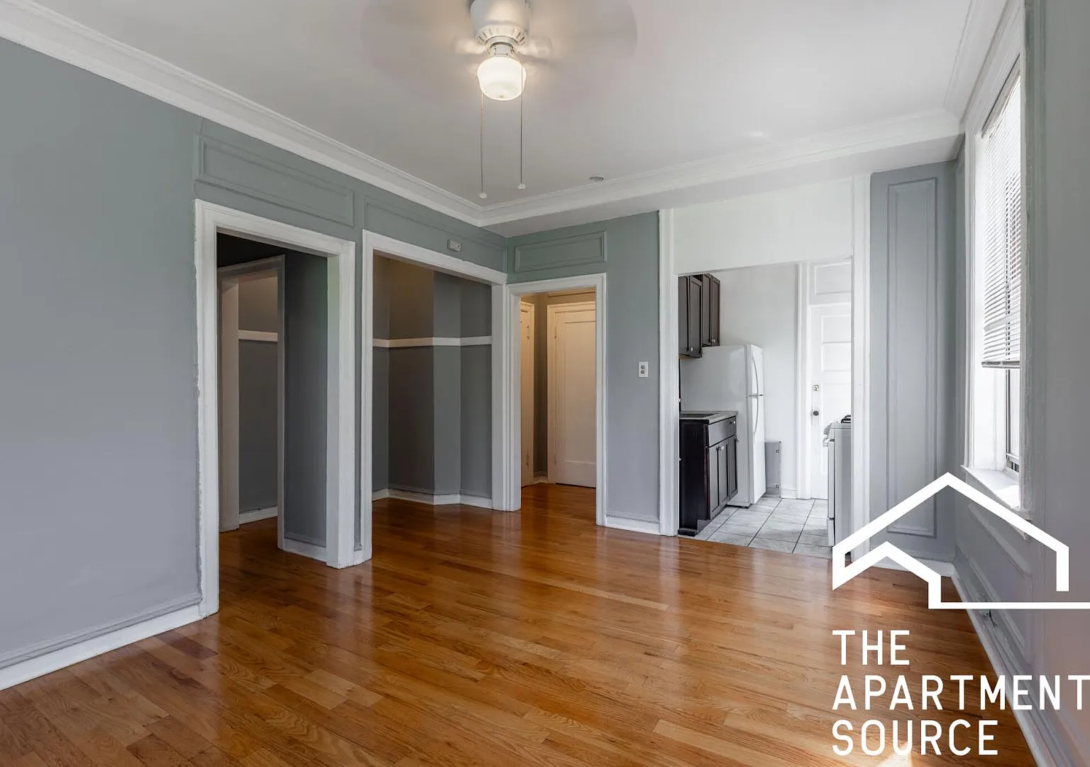 1367 W Estes Ave — Photo 4