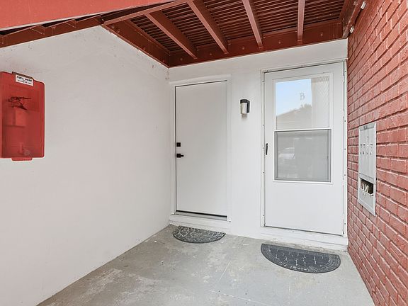 3rd image of 1024 82nd Ter N APT A
