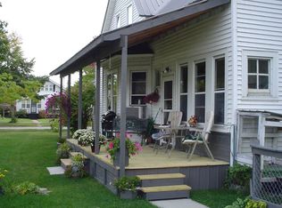 1302 Michigan Ave, Gladstone, MI 49837