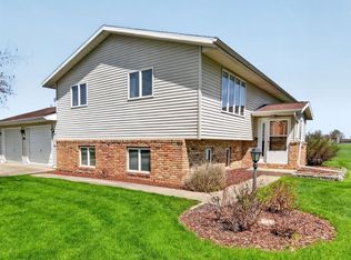 501 Main St, Van Horne, IA 52346