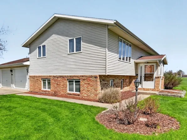 501 Main St, Van Horne, IA 52346