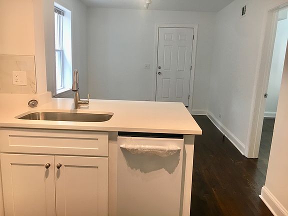 3rd image of 2642 N Marshfield Avenue Grn #2642