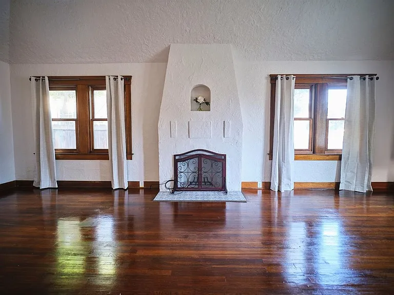 935 E Clinton Ave — Photo 7