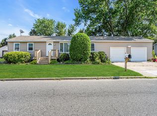 9 Frederick Dr, Bayville, NJ 08721