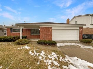 23346 S Colonial Ct, Saint Clair Shores, MI 48080
