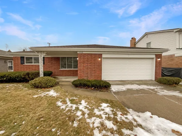 23346 S Colonial Ct, Saint Clair Shores, MI 48080
