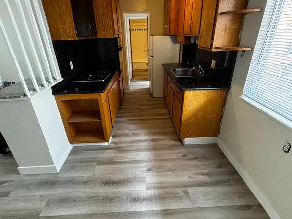 Monte Lee, 260 Lee St APT 103, Oakland, CA 94610