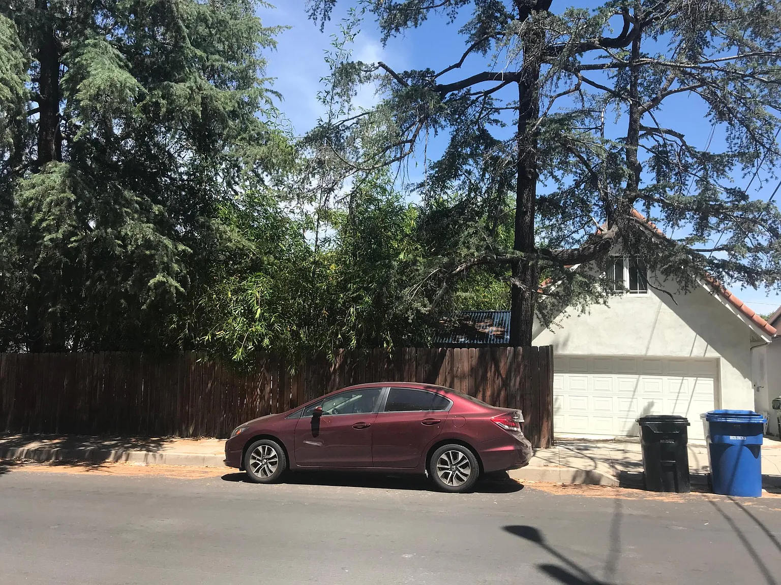 2384 Yosemite Dr — Photo 1
