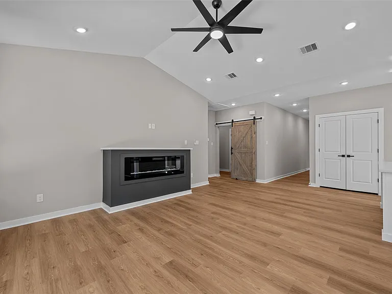28407 Champion Oaks Dr — Photo 9