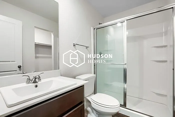 821 Linn St — Photo 11