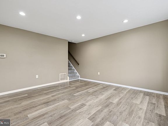 5th image of 9075 N Laurel Rd Unit E
