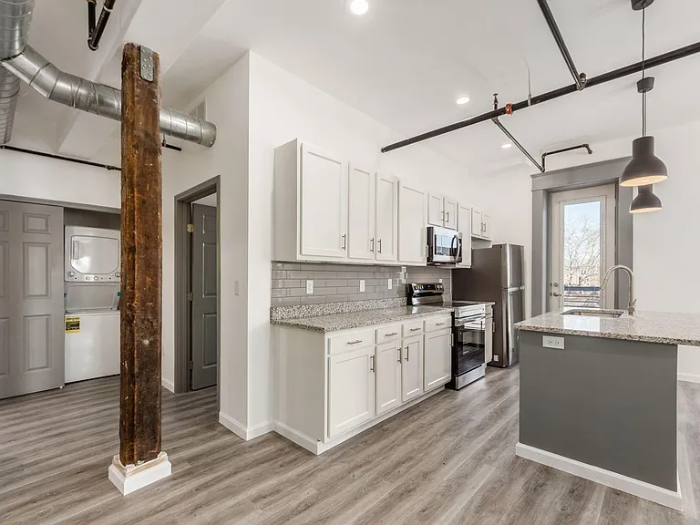 218 E Main St #2-D — Photo 9