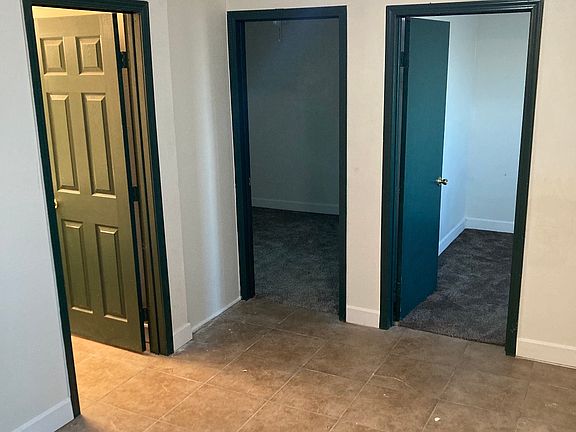 4th image of 908 Carson St