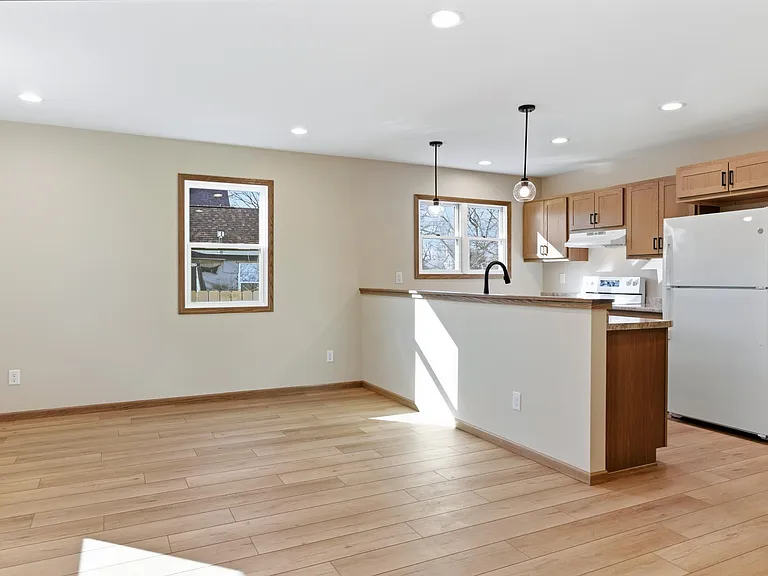 313 E Martin St #1 — Photo 8