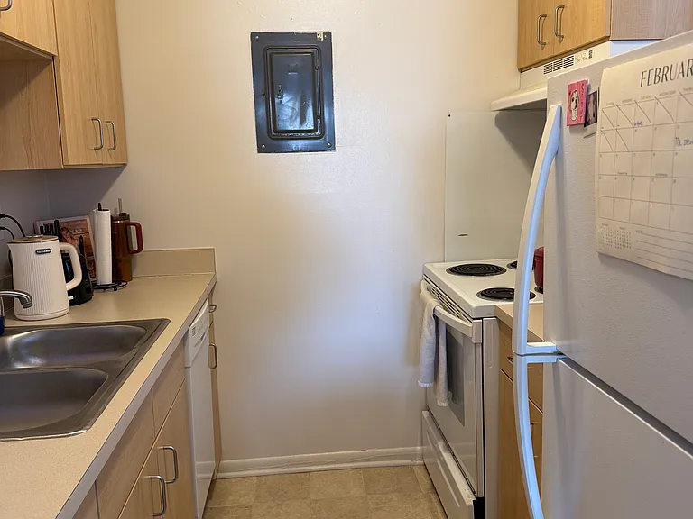 711 Burcham Dr — Photo 15