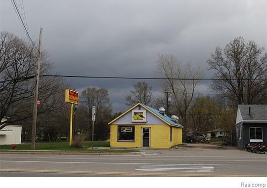 1st image of 2429 E Grand River Ave