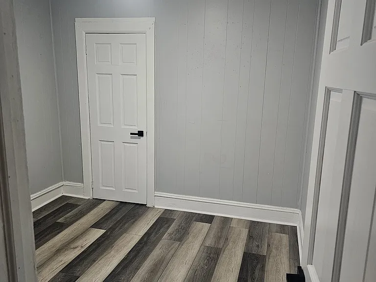 501 Calvert St — Photo 4