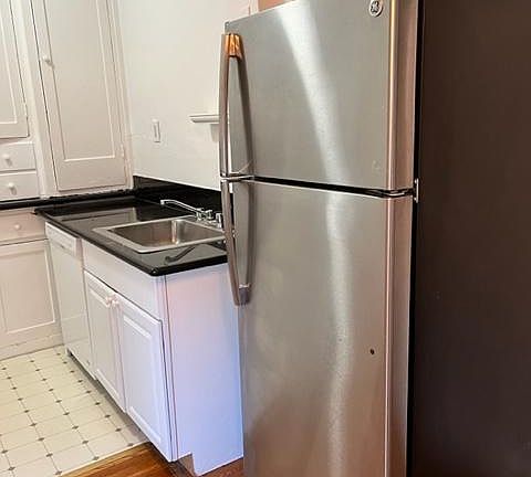 3rd image of 3333 Broderick St APT 203