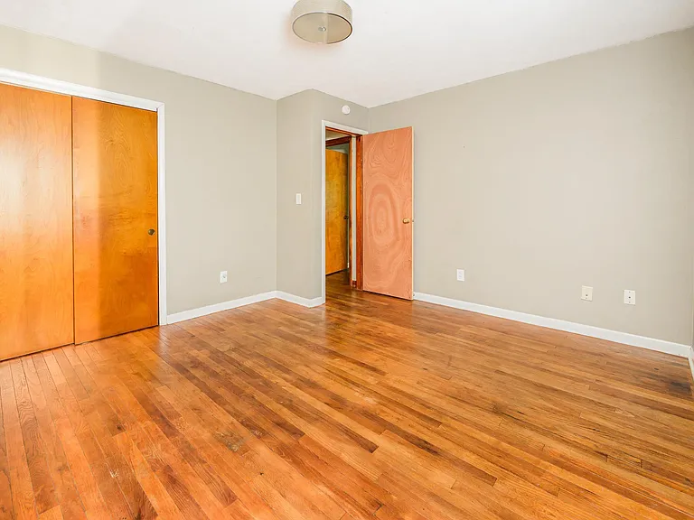 117 N Hillsdale Dr — Photo 18