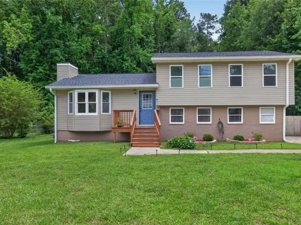 95 S Meadowcliff Cir, Carrollton, GA 30116