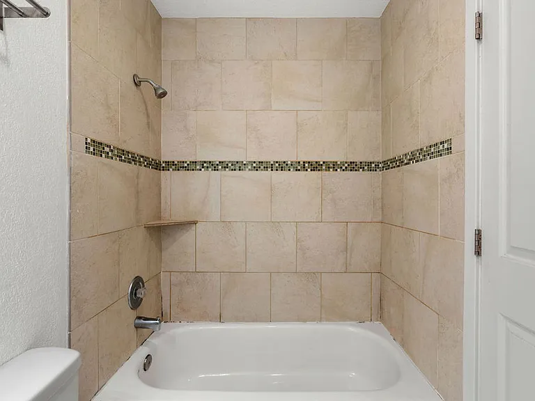 521 Sinclair St — Photo 10