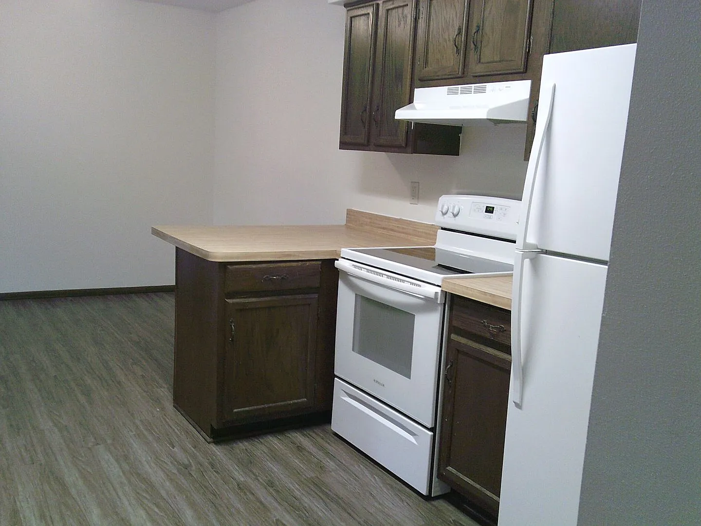 2 Bedroom, 1.5 Bath Townhouse in Cedarburg Attached Garage & Private Entrance — Photo 4