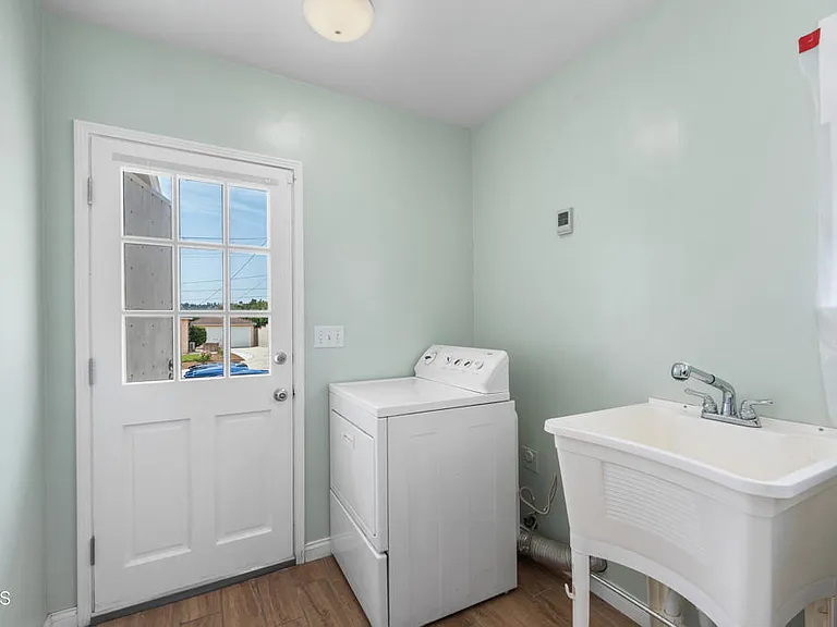 3101 N Olive Ave — Photo 17