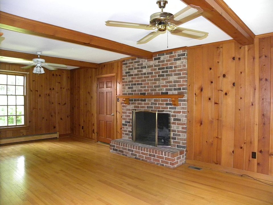 1st image of 8160 Holly Ln
