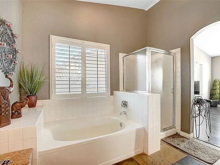 1941 Verbania Dr — Photo 21