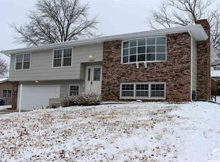 3100 Rimrock Dr, Lawrence, KS 66047