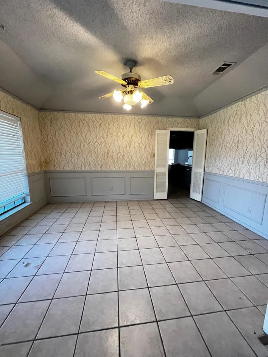 Building Photo - 4207 Portales Dr