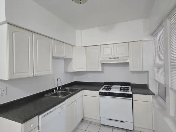 800 Seward St APT 1, Evanston, IL 60202