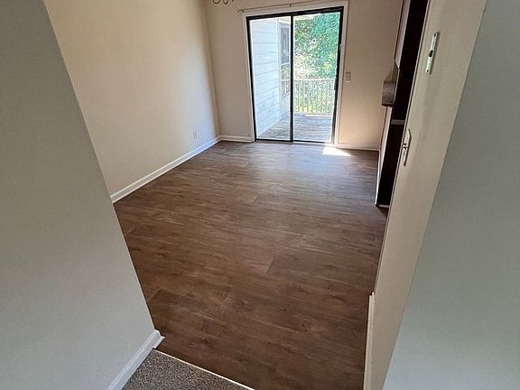 3rd image of 2594 Dorian Dr #2B-1BA-1095SQFT