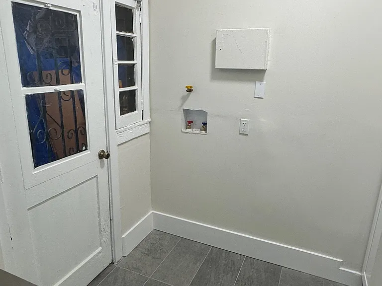 1549 W 54th St #1553 — Photo 5